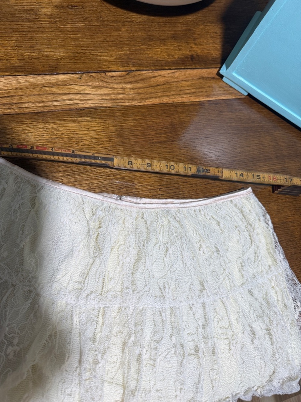 Ryu Cream Lace Detail Skirt lined - Picture 7 of 11